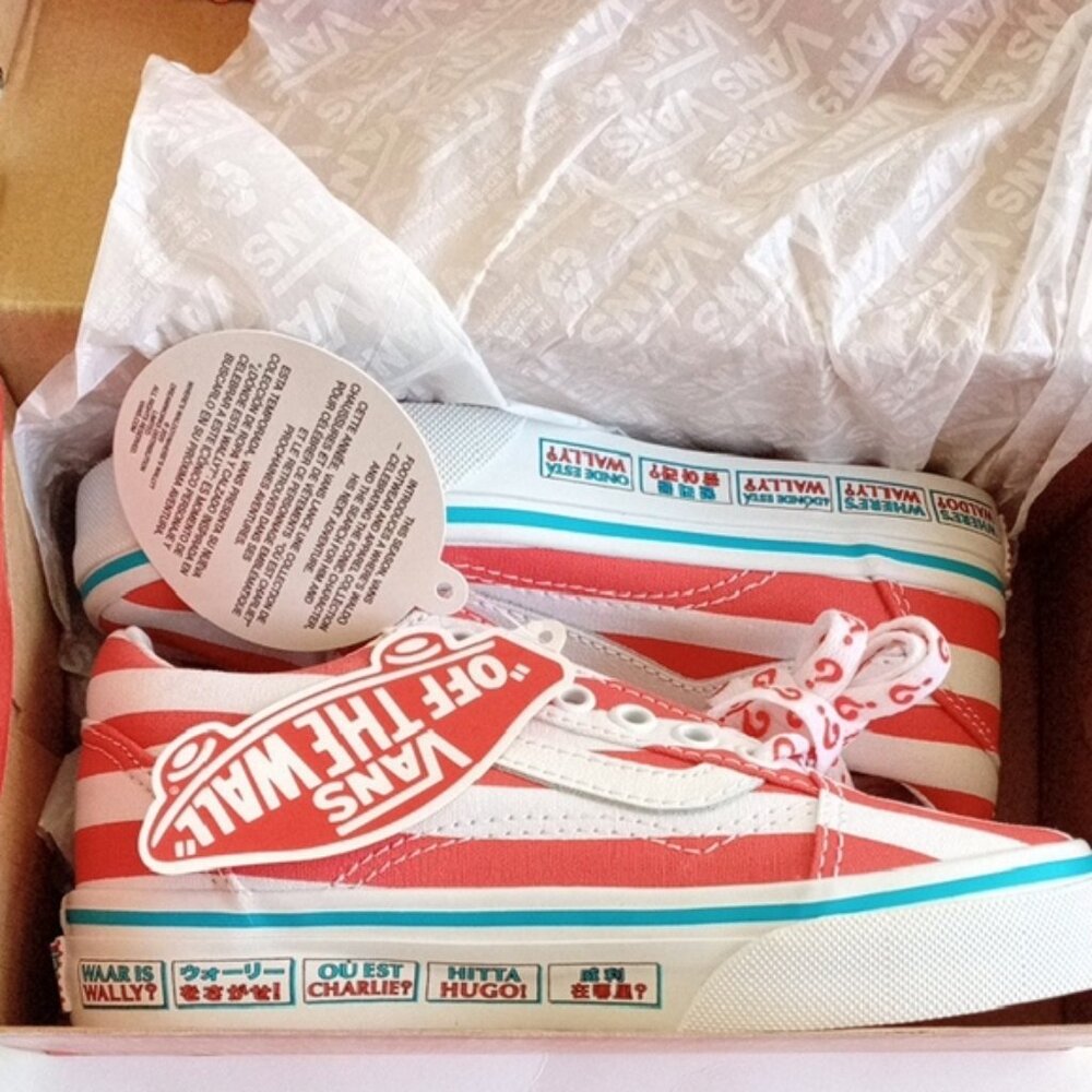 Vans Of The Wall Red and White Stripe Where's Waldo Sneakers Size US Kids 12